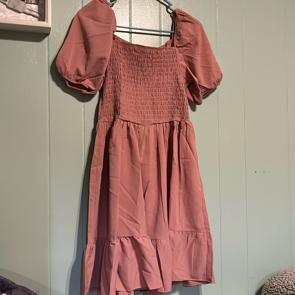 Pink dress brand new, only tried on. New condition!